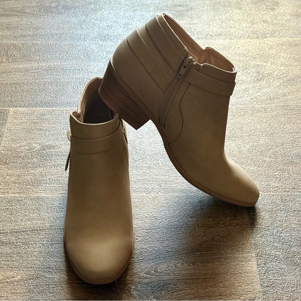 Women’s Beige Soda Sweeten Fashion Closed Toe Multi Strap Ankle Booties Size 11